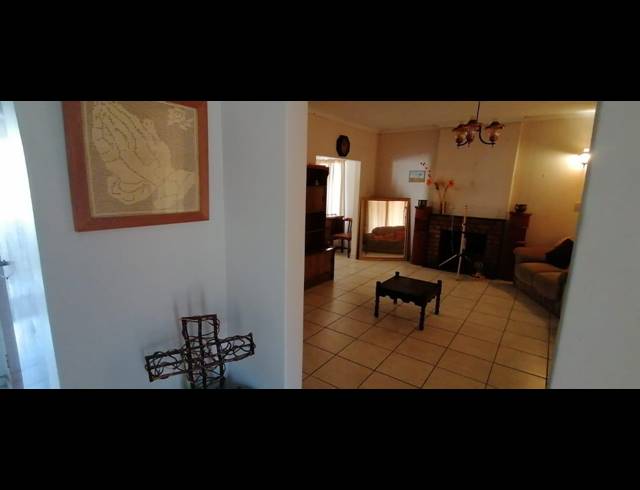 3 BEDROOM HOUSE FOR SALE IN STILFONTEIN EXT 4